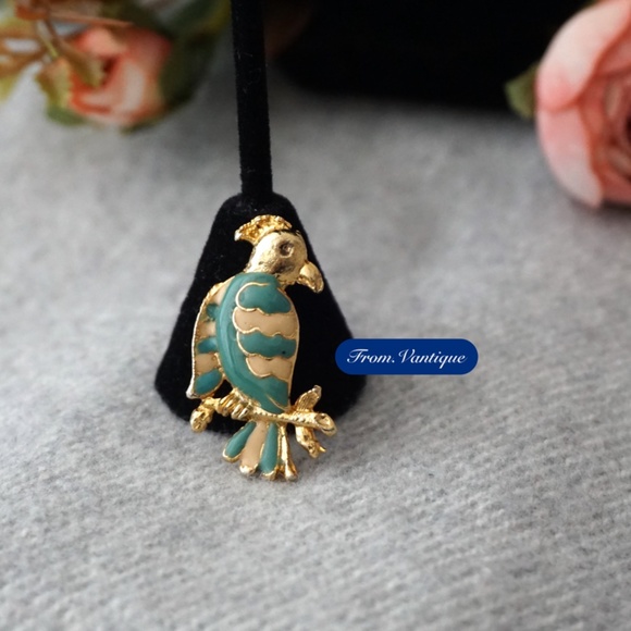 🦜 VINTAGE Gold Colourful Parrot / Bird on a Branch Brooch / Scarf Pin 🧷 - Picture 3 of 6